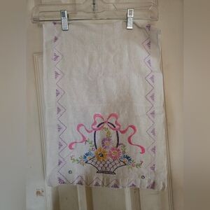 Elegant Vintage Dresser Scarfs/Doilies Set 6  Assorted
